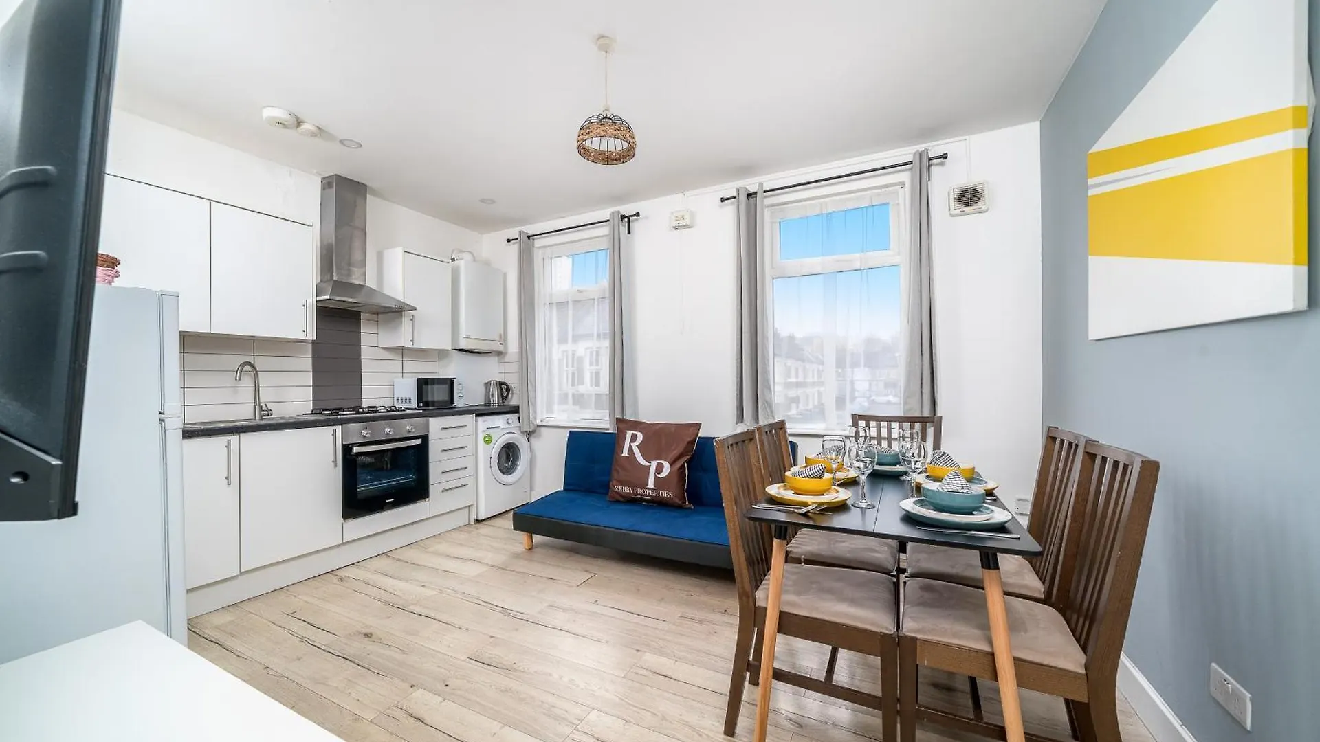 Modern 2 Bed East London Home By Rebby Properties Sleeps 5 Near Canning Town Station 0*,  United Kingdom